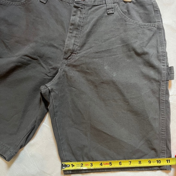 Wrangler Men's Dark Gray Cargo Shorts #34 used in good condition - Picture 1 of 9